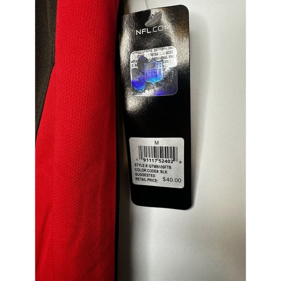 Tampa Bay Buccaneers Athletic T Shirt Breathable New Men's Medium $40 MSRP - Picture 2 of 4